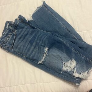 cute american eagle ripped jeans!